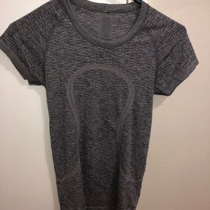 Lululemon top size 4